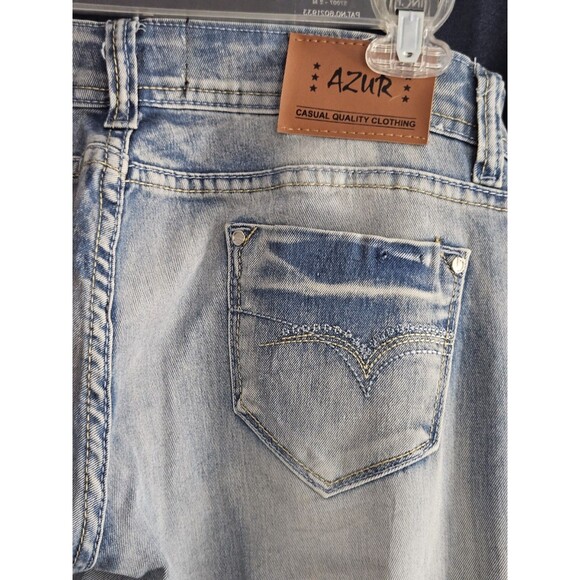 Juniors Size 13-14 Light Wash Distressed Capris Cuffed, Embroidered Pockets - Picture 6 of 10